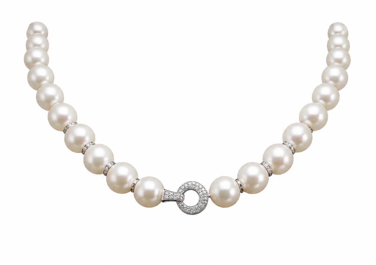 Pavé Circle Pearl Necklace